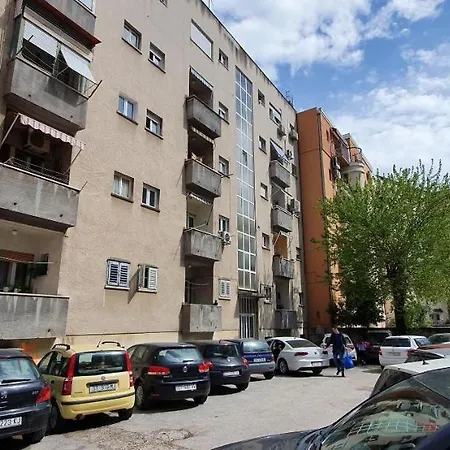 Freyja Apartament *