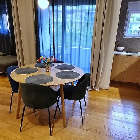 Freyja Apartment *