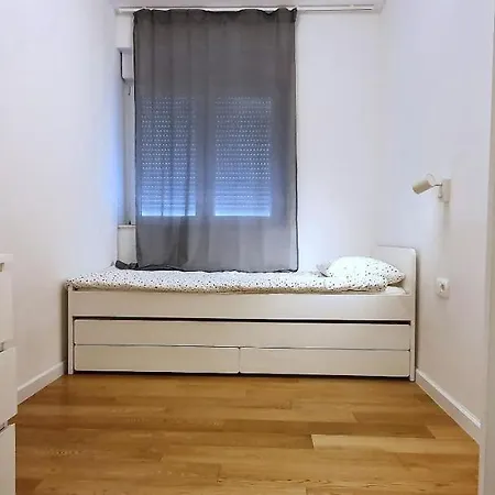 Freyja Apartment *